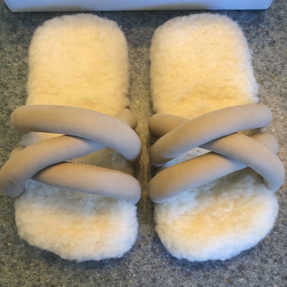 YUME YUME Rare Genuine Shearling Slides Made in Portugal - Picture 2 of 5